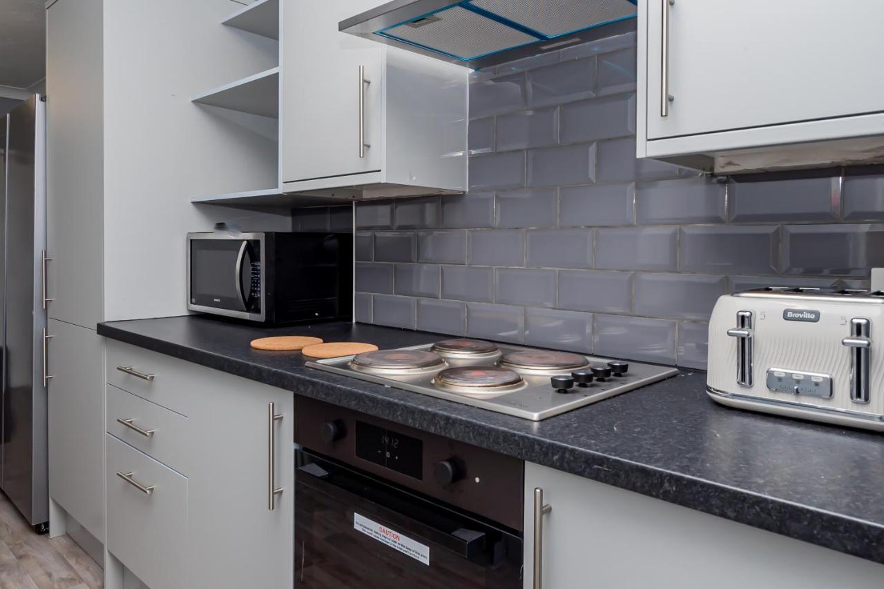 Shirley House 2, Self Catering Guest House, Self Check In, Smart Locks, 10 Min Walk To Southampton General, Aspire And Princess Anne Hospitals, Access To Fully Equipped Kitchen, Excellent Transport Links, Ideal For Longer Stays And Hospital Shifts Exterior foto
