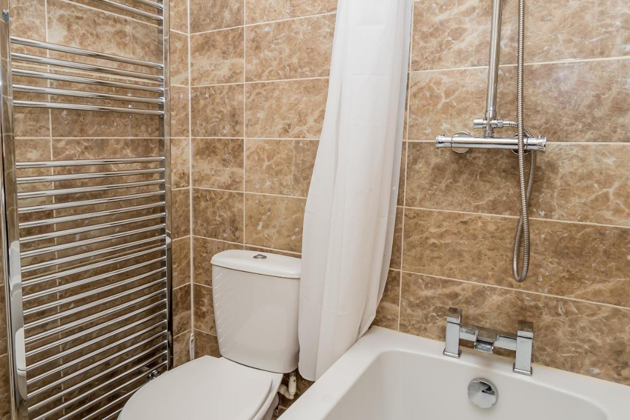 Shirley House 2, Self Catering Guest House, Self Check In, Smart Locks, 10 Min Walk To Southampton General, Aspire And Princess Anne Hospitals, Access To Fully Equipped Kitchen, Excellent Transport Links, Ideal For Longer Stays And Hospital Shifts Exterior foto